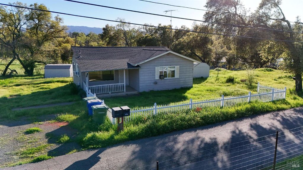 699 Mund Rd, St. Helena, CA 94574