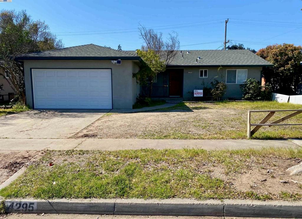 4295 N Archie Avenue, Fresno, CA 93726