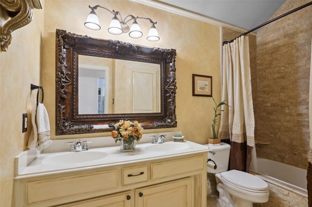 8132 Vine Wood Drive, North Richland Hills, TX 76182