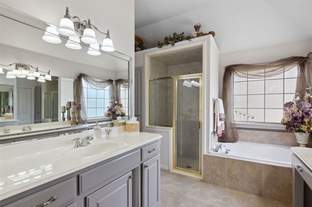 8132 Vine Wood Drive, North Richland Hills, TX 76182