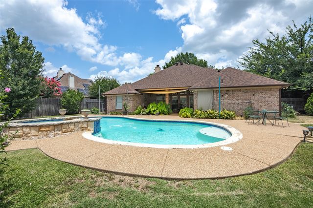 8132 Vine Wood Drive, North Richland Hills, TX 76182