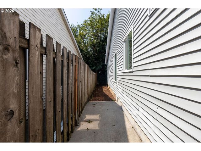871 Sw JUNCTION Pl, Gresham, OR 97080