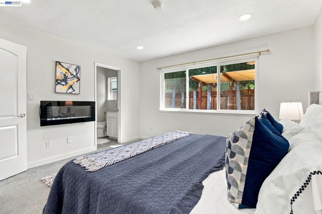 851 Geraldine St, Livermore, CA 94550