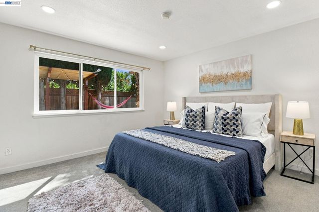 851 Geraldine St, Livermore, CA 94550