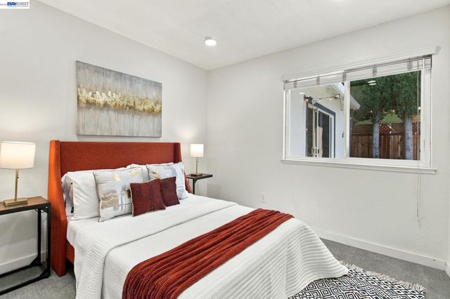 851 Geraldine St, Livermore, CA 94550