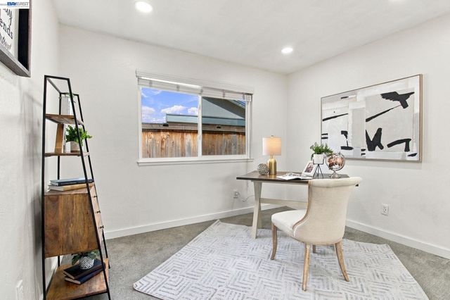 851 Geraldine St, Livermore, CA 94550