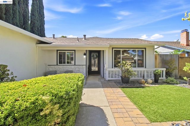 851 Geraldine St, Livermore, CA 94550