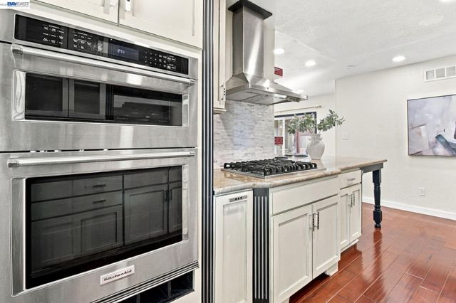851 Geraldine St, Livermore, CA 94550