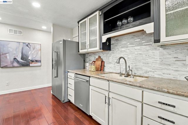 851 Geraldine St, Livermore, CA 94550