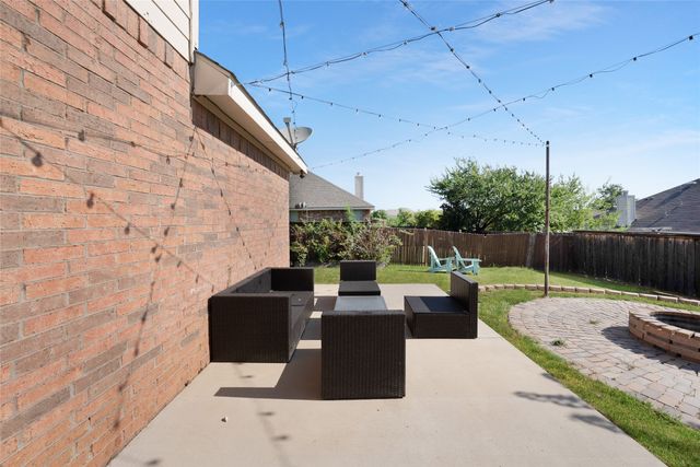 317 Sheridan Road, Oak Point, TX 75068