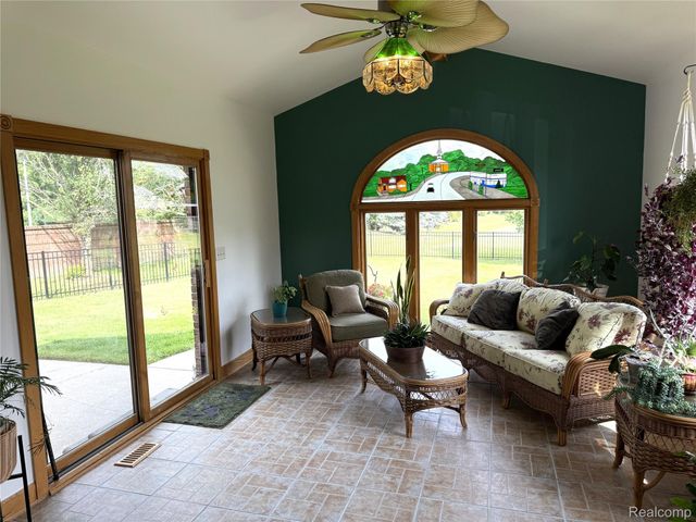 22202 Vinewood Boulevard, Taylor, MI 48180