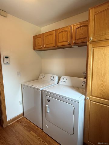 22202 Vinewood Boulevard, Taylor, MI 48180