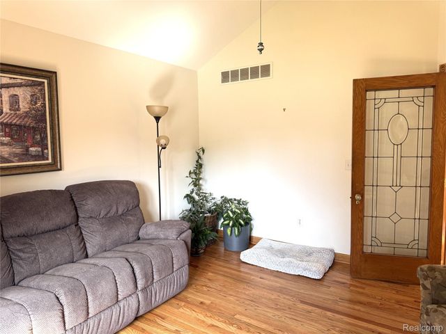 22202 Vinewood Boulevard, Taylor, MI 48180