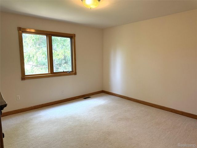 22202 Vinewood Boulevard, Taylor, MI 48180