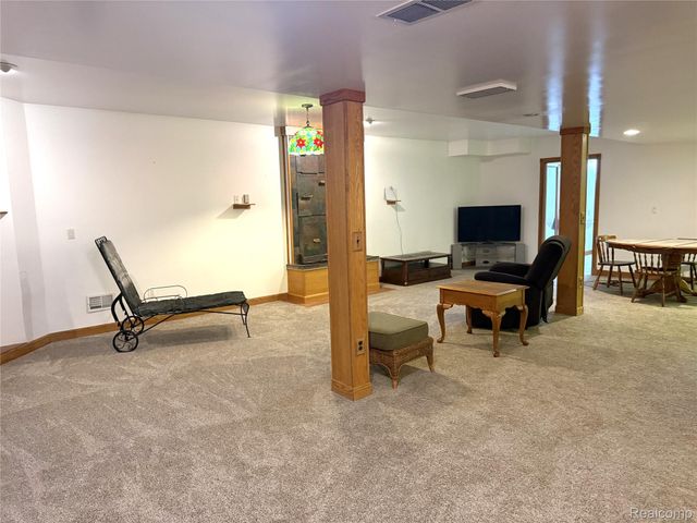22202 Vinewood Boulevard, Taylor, MI 48180