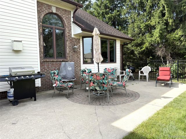 22202 Vinewood Boulevard, Taylor, MI 48180