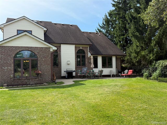 22202 Vinewood Boulevard, Taylor, MI 48180