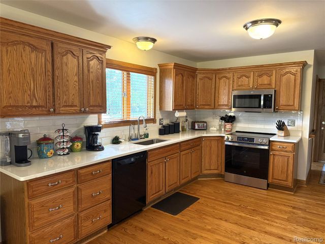22202 Vinewood Boulevard, Taylor, MI 48180