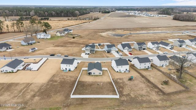 1215 Queensland Lane, Ayden, NC 28513