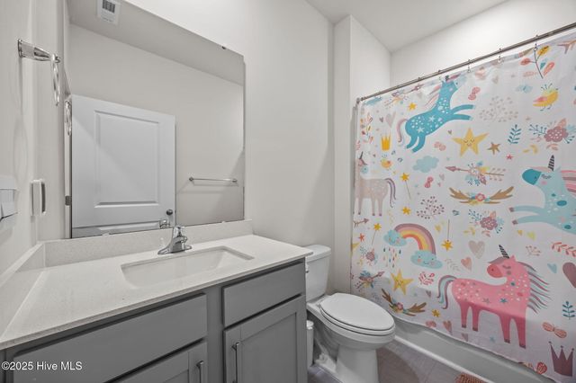 1215 Queensland Lane, Ayden, NC 28513