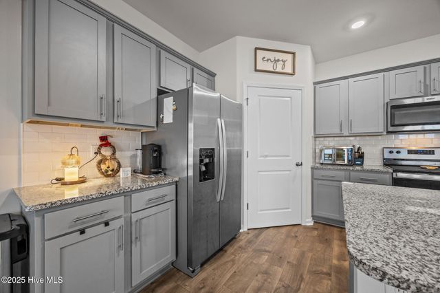 1215 Queensland Lane, Ayden, NC 28513