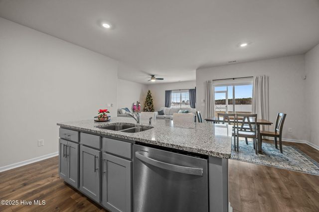 1215 Queensland Lane, Ayden, NC 28513