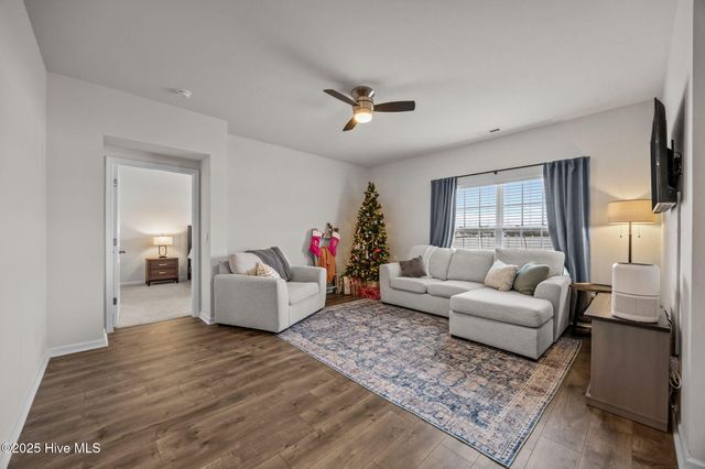 1215 Queensland Lane, Ayden, NC 28513