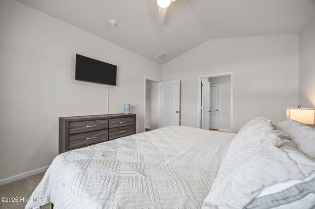 1215 Queensland Lane, Ayden, NC 28513