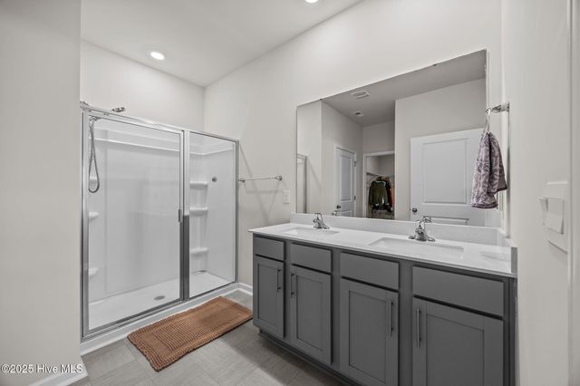 1215 Queensland Lane, Ayden, NC 28513