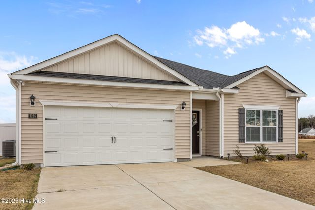 1215 Queensland Lane, Ayden, NC 28513