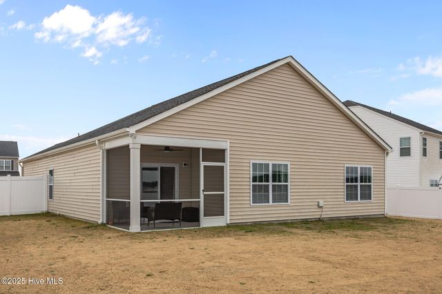 1215 Queensland Lane, Ayden, NC 28513