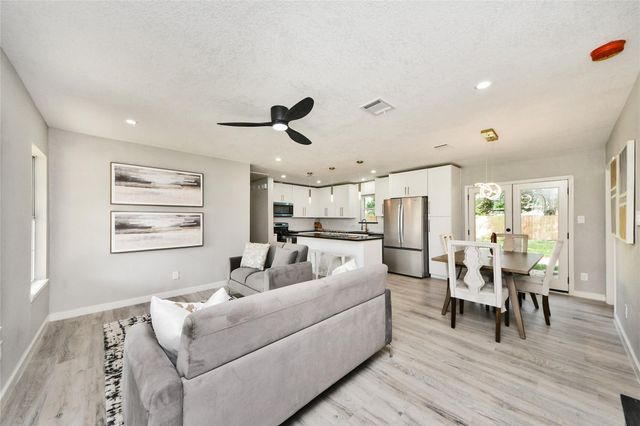 712 Mobile Drive, Pasadena, TX 77506