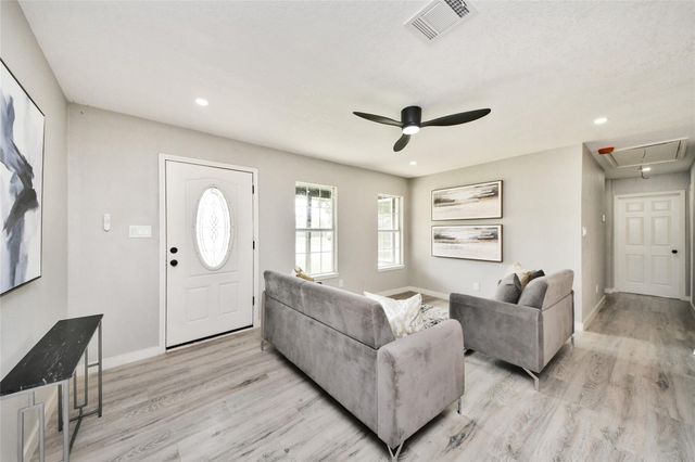 712 Mobile Drive, Pasadena, TX 77506
