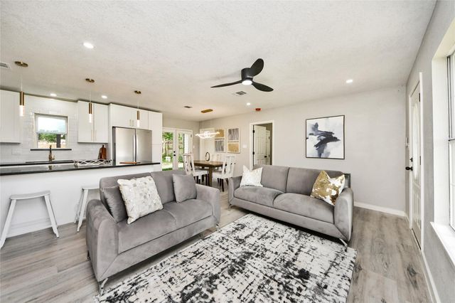 712 Mobile Drive, Pasadena, TX 77506