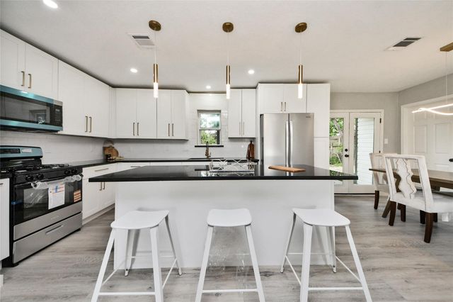 712 Mobile Drive, Pasadena, TX 77506