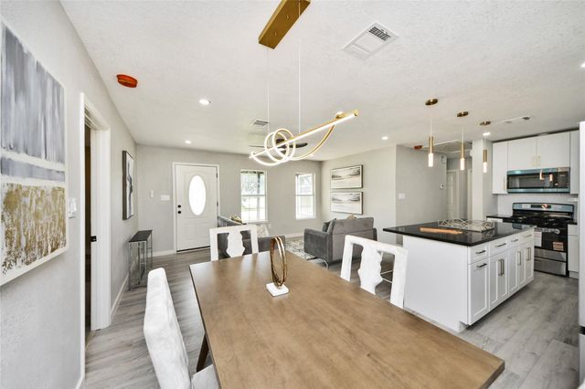 712 Mobile Drive, Pasadena, TX 77506