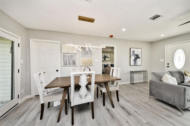 712 Mobile Drive, Pasadena, TX 77506