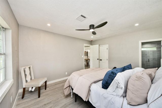 712 Mobile Drive, Pasadena, TX 77506