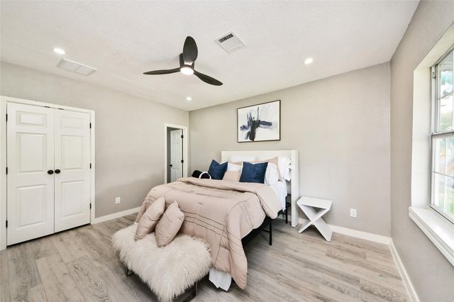 712 Mobile Drive, Pasadena, TX 77506