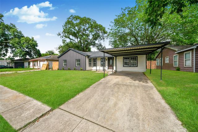 712 Mobile Drive, Pasadena, TX 77506