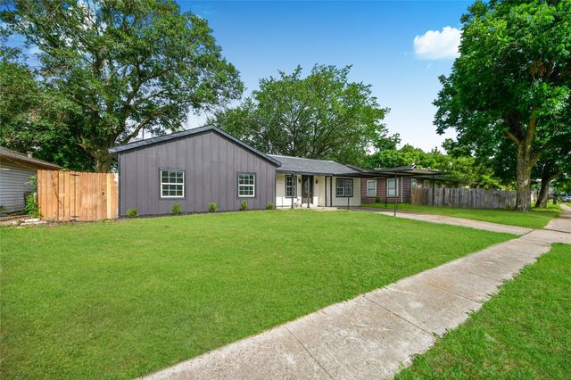 712 Mobile Drive, Pasadena, TX 77506