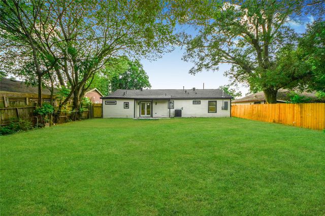 712 Mobile Drive, Pasadena, TX 77506
