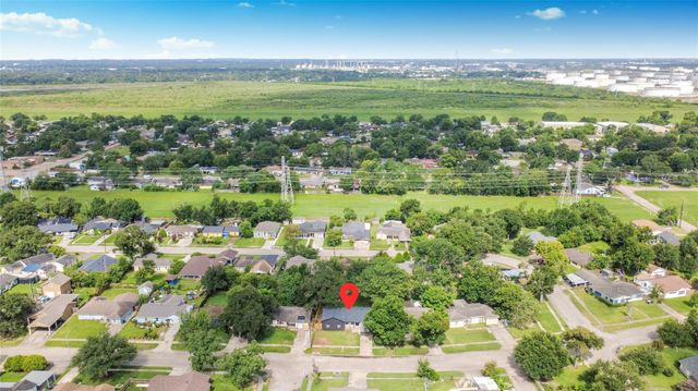 712 Mobile Drive, Pasadena, TX 77506