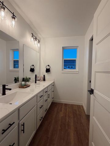 1381 N Pine Street, Sun Prairie, WI 53590