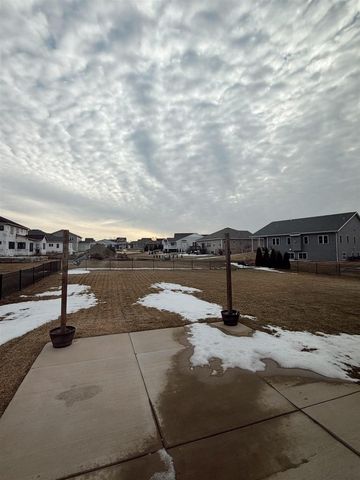 1381 N Pine Street, Sun Prairie, WI 53590