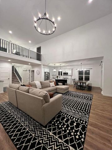 1381 N Pine Street, Sun Prairie, WI 53590