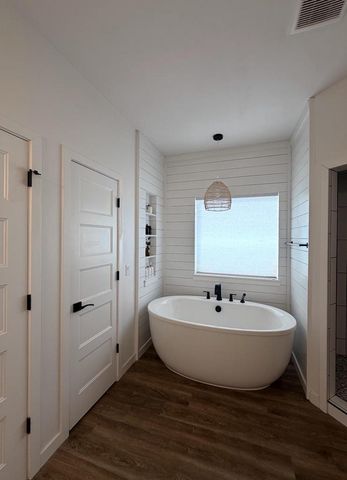 1381 N Pine Street, Sun Prairie, WI 53590