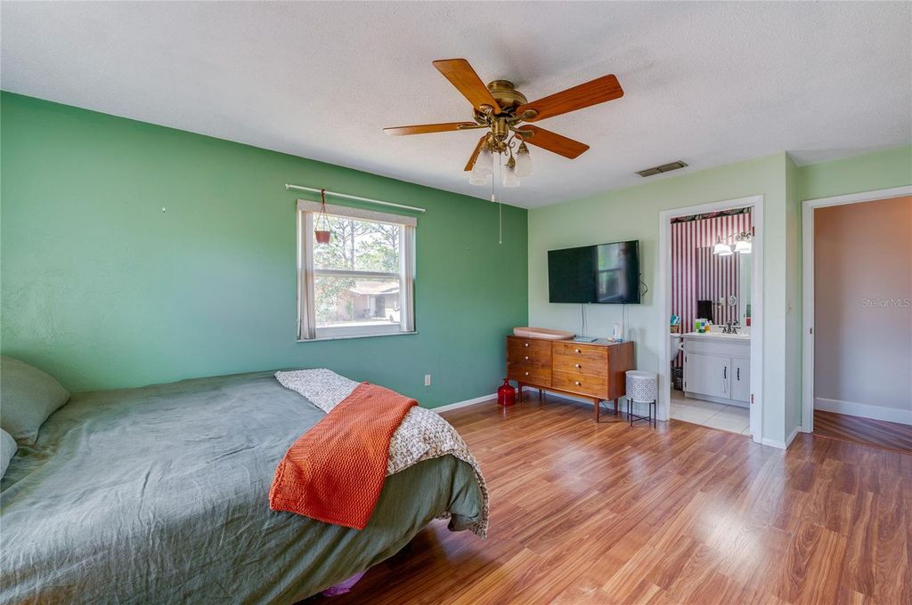 Image 19 of property listing at 10 OAK LANE, Port Orange, FL 32128