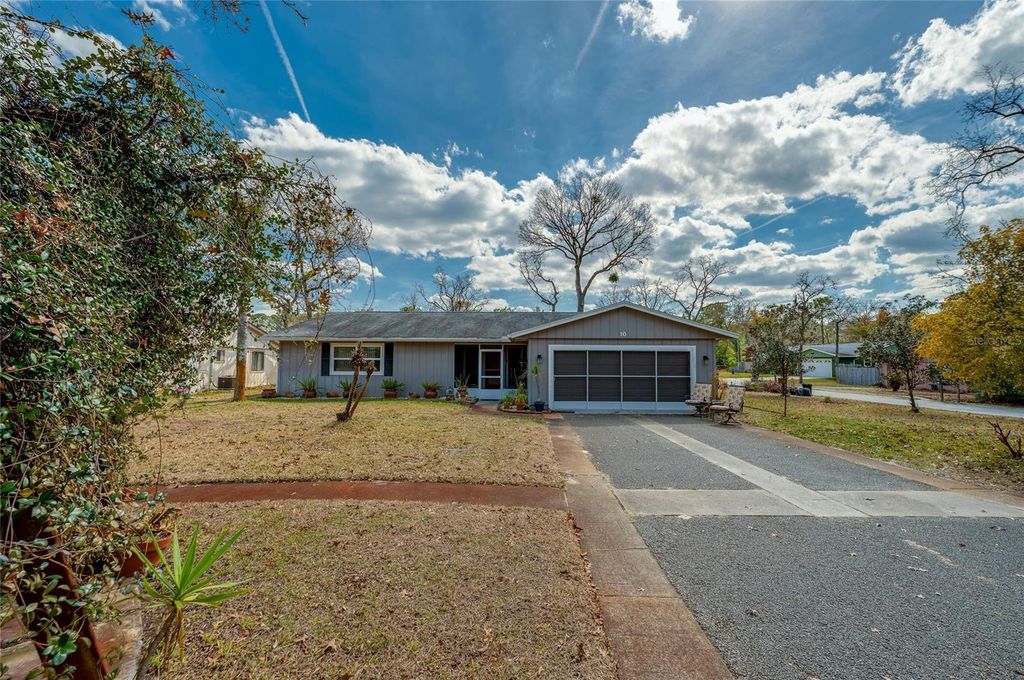 Image 3 of property listing at 10 OAK LANE, Port Orange, FL 32128