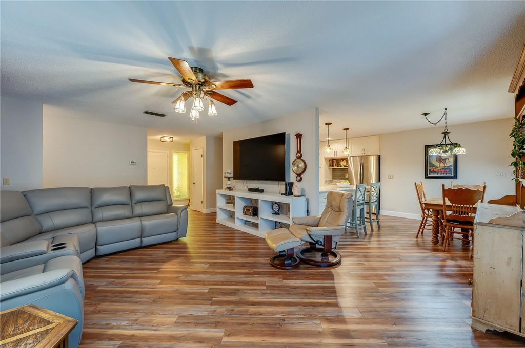 Image 9 of property listing at 10 OAK LANE, Port Orange, FL 32128